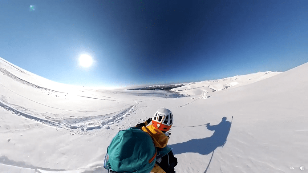 Snowkiting în Bucegi. Cum puteți practica acest spectaculos sport de iarnă VIDEO