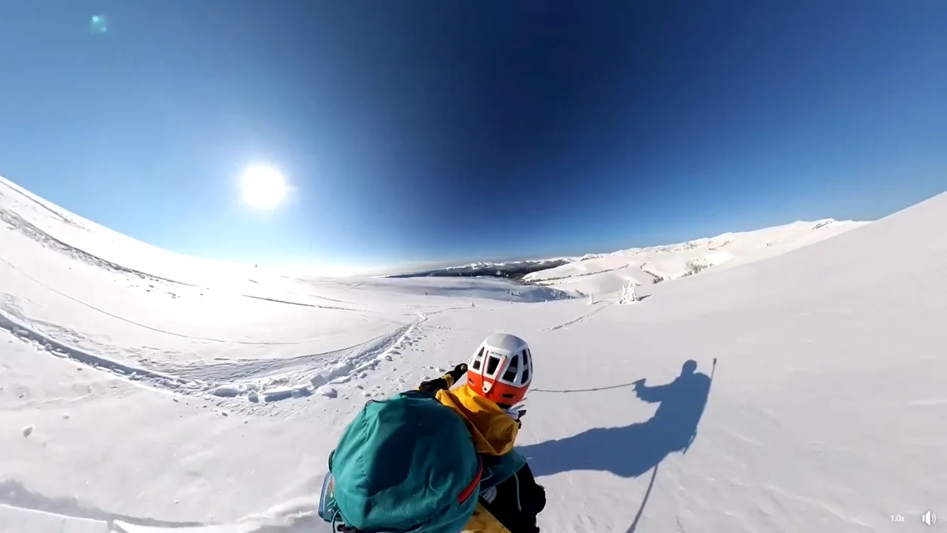 Schi de tura si snowkite pe Platoul Bucegi. Captură foto: ionescuvlad.com / Facebook