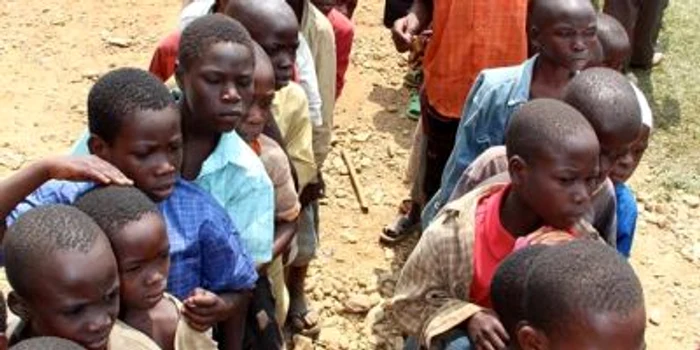 medic emil barbu in africa foto arhiva personala