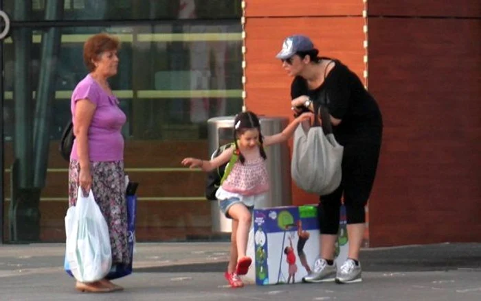 Bona era nelipsita din viata vedetei si a fetiţei ei