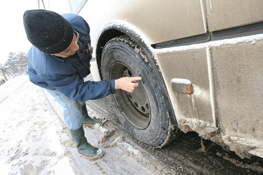 Ce anvelope sunt obligatorii iarna: precizările RAR