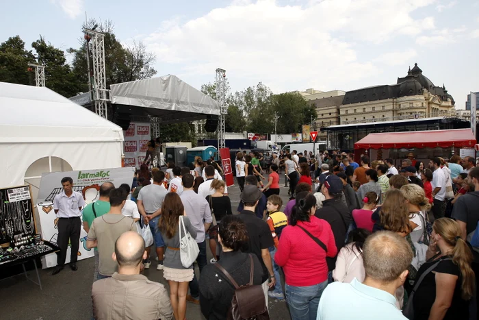 Lume multă la Iarmarocul Click! Pentru femei jpeg