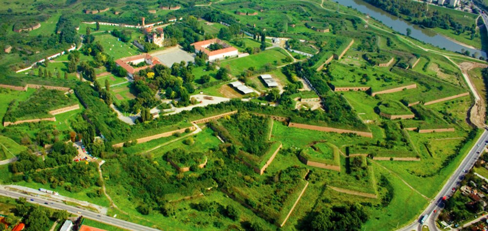 Ce se va întâmpla cu superba cetate ridicată în vremea împărătesei Maria Tereza la Arad. Povestea ei este uluitoare