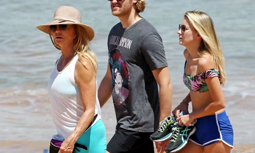 Goldie Hawn, Wyatt Russell & Sanne Hamers Out For A Stroll In Hawaii jpeg