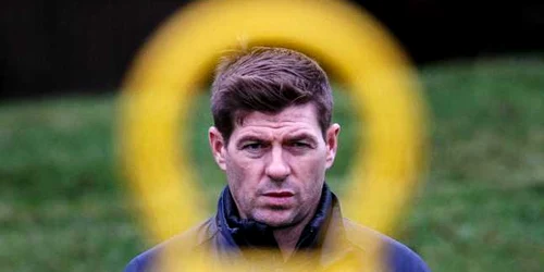 Imaginea Zilei / Managerul Steven Gerrard de la Rangers conduce sesiunea de antrenamente a echipei la Centrul de formare Hummel din Glasgow Marea Britanie FOTO EPA – EFE / Robert Perry / 29 nov 2018