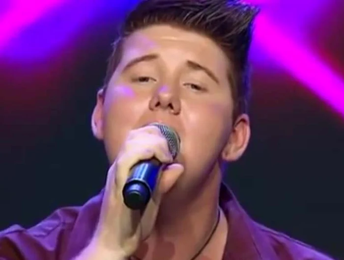
    Nathaniel O'Brien, fost concurent al show-ului X-Factor, a decedat duminică în urma unui accident de maşină foto: captură video  