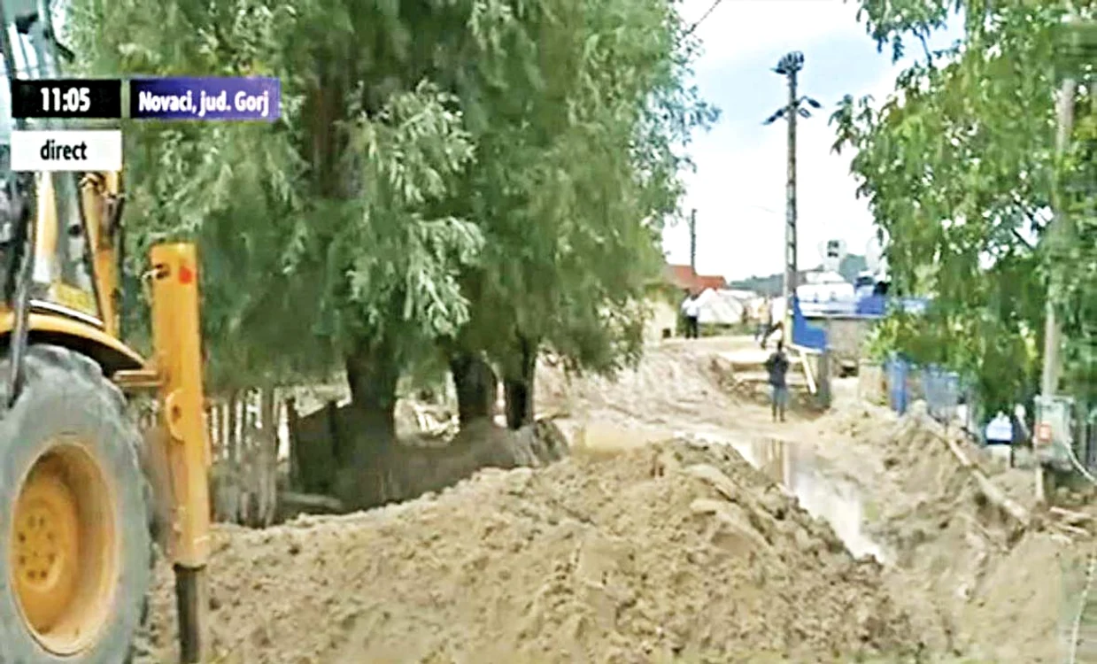 La Novaci, în Gorj, localnicii se ceartă pe nisip
