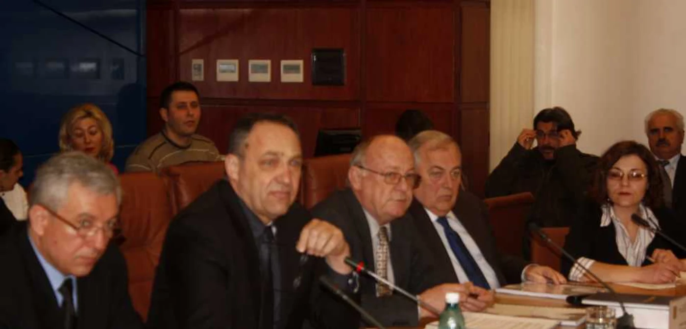 Coniliul Judeţean împrumută 11 milioane de lei pentru drumuri