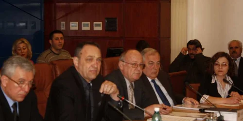 Coniliul Judeţean împrumută 11 milioane de lei pentru drumuri
