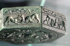 Totul despre matriţa antică din Sarmizegetusa Regia: cum au ajuns grifonii şi tigrii în capitala Regatului Dac jpeg