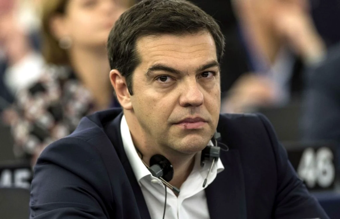 Alexis Tsipras, ascultând reacţiile eurodeputaţilor la discursul său. FOTO via Twitter