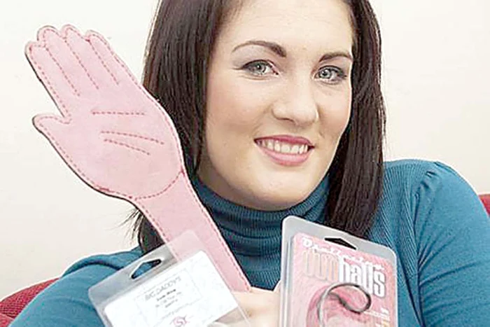 E plătit să mănânce papa câinelui