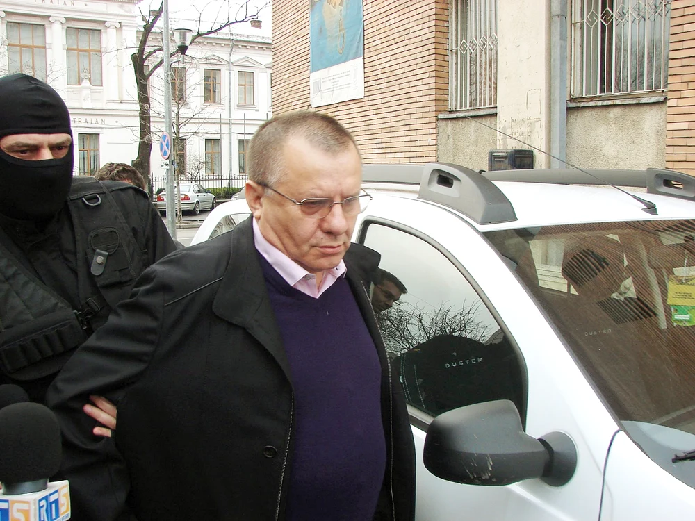 
    Georgică Cornu trebuia să ajungă joi (11 martie) la proces, dar nu s-a prezentat pentru că procurorii l-au reţinutfotografii: Adevărul / Click!  