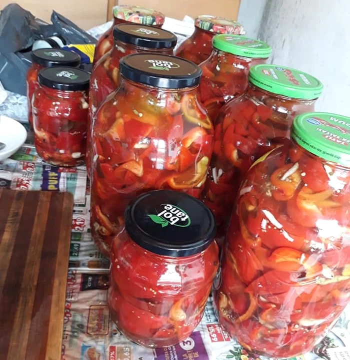 Zarzavaturi pentru iarnă cu produse din „Grădina dintre vii”din zona Drăgășani Foto Arhiva grădinari