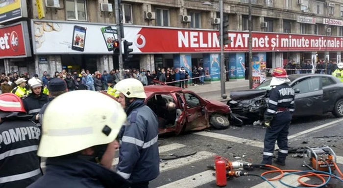 
    Accidentul s-a soldat cu doi morţi și șase rănițifoto: Cristi Dorombach  