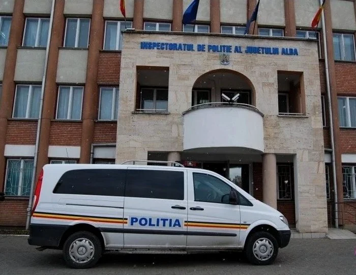 Sediul IPJ Alba, instituţia la care este angajat poliţistul