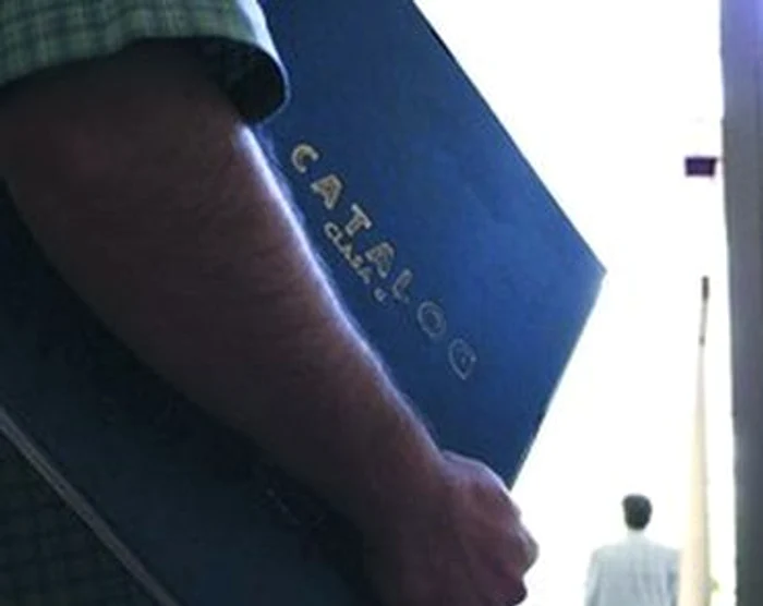 Braşov: Aproape 300 de profesori au fost disponibilizaţi