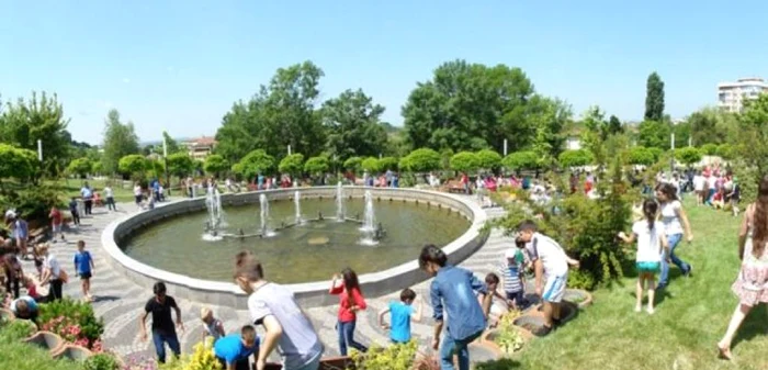 Acţiunea de Paşte a fost reprogramată de două ori, copiii fiind invitaţi pe 1 Iunie să caute comorile FOTO: Adevărul