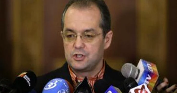 Boc: "Guvernul României nu este condus de Partidul Socialiştilor Europeni"