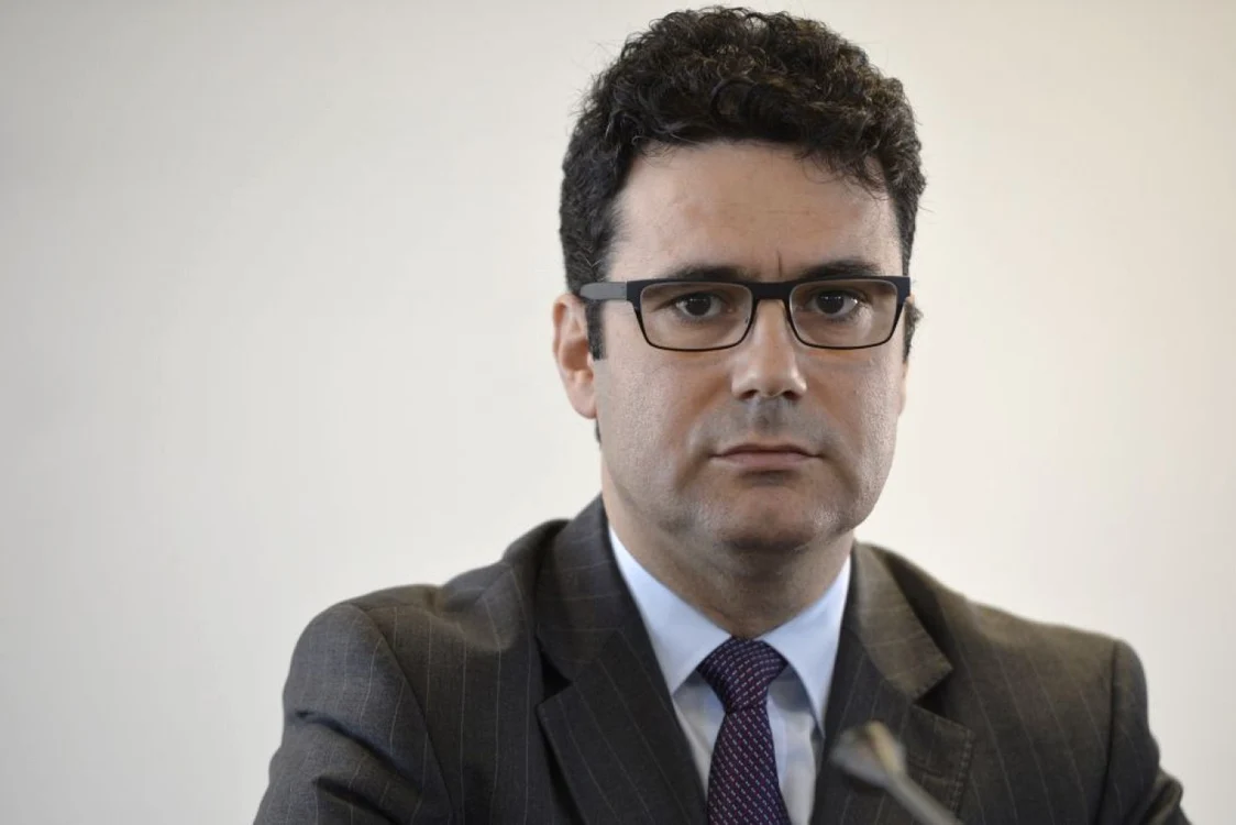 Elevii de clasele I şi a II-a urmau să primească manuale noi, pe 15 septembrie   FOTO: Mediafax