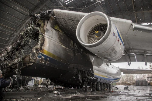 Avionul distrus An-225 Mriya