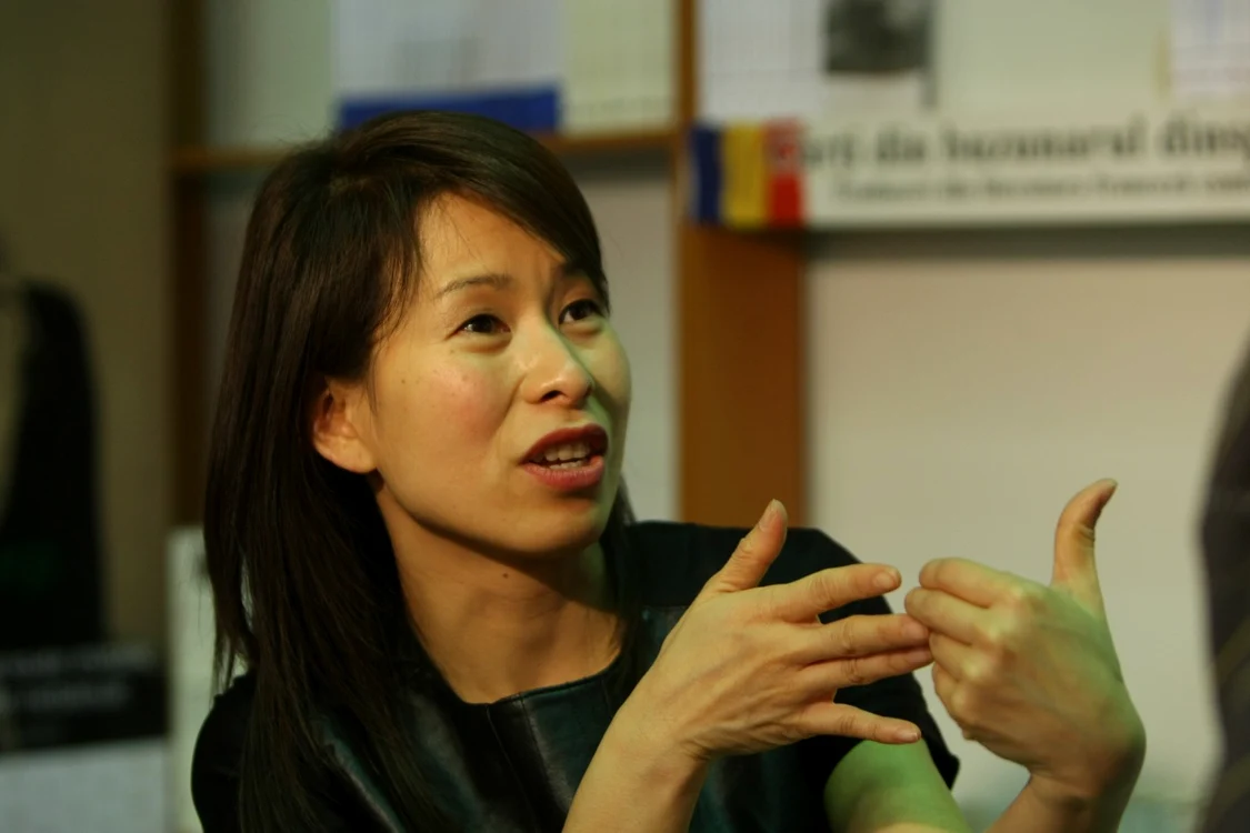 Kim Thuy (44 de ani) consideră un avantaj faptul
că e diferită în societatea canadiană FOTO: Marian Iliescu