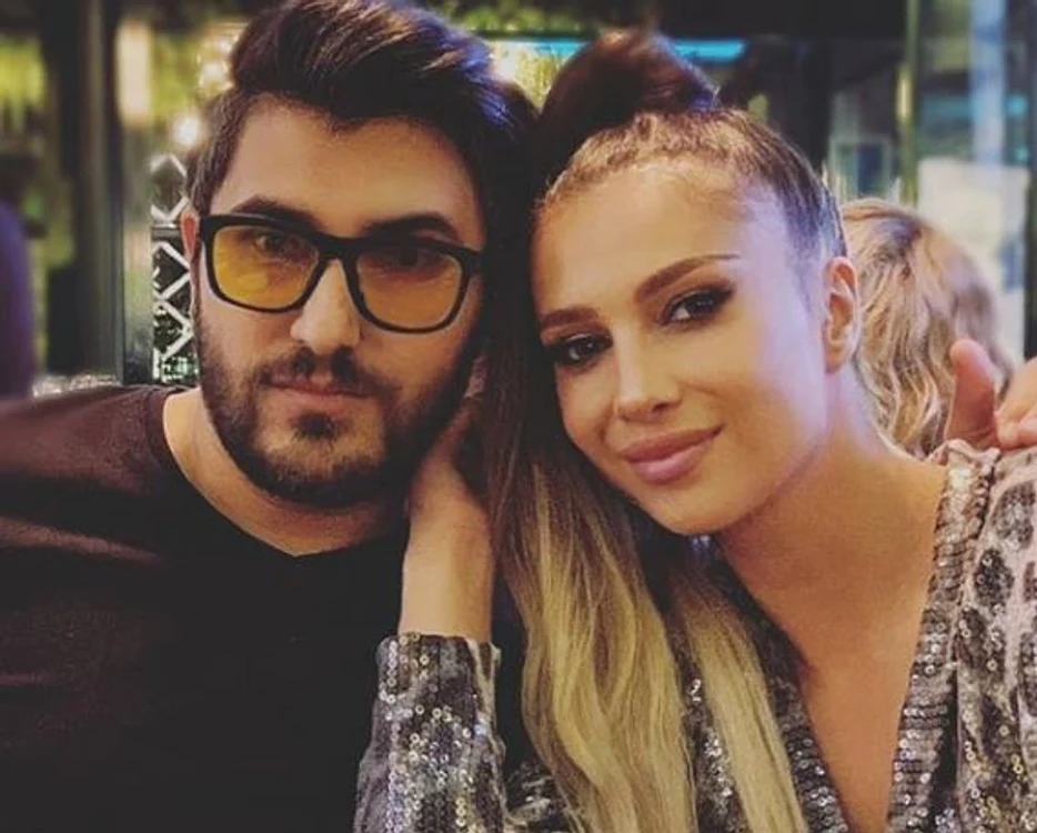 
    Lora a avut mare grijă de mama eiFoto: arhivă personală  