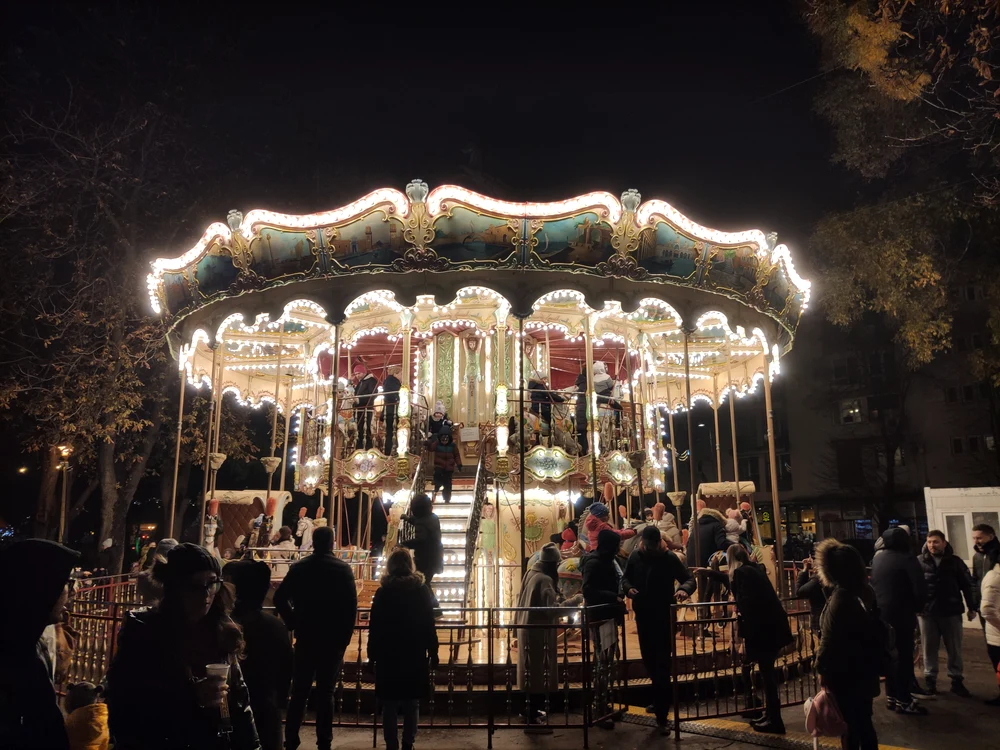 Caruselul, principala atracție pentru copii FOTO: Călin Gavrilaș