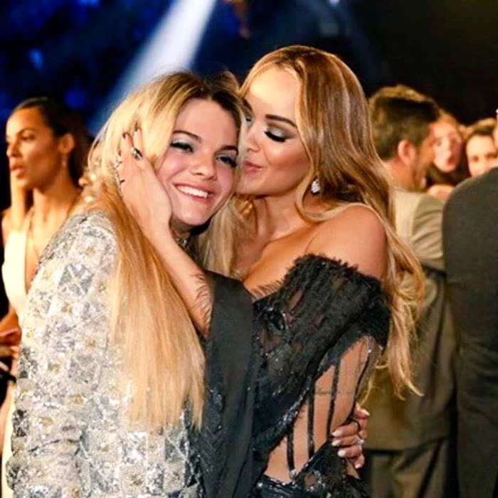 Louisa Johnson şi antrenoarea ei, Rita Ora jpeg