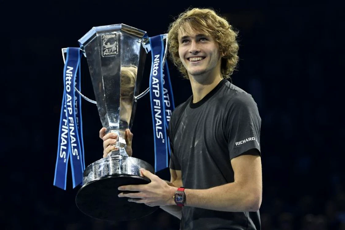 
    Alexander Zverev a castigat trofeul la Turneul Campionilor 2018FOTO: EPA  