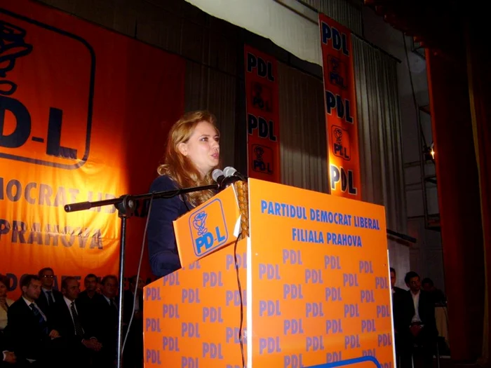Roberta Anastase a fost singurul candidat la funcţia de preşedinte al PDL Prahova. FOTO PDL Prahova