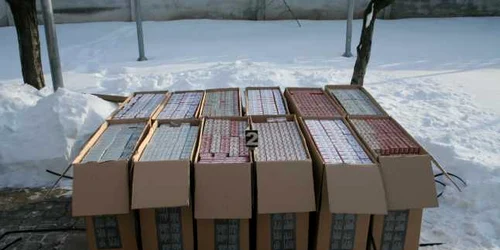 Țigările au fost descoperite în cutii pentru transportat fotolii (FOTO: Poliția de Frontieră)