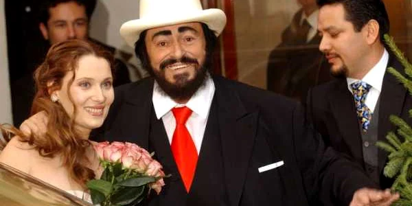 Sotia lui Pavarotti