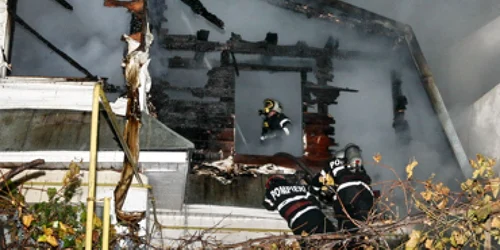 Iaşi: Incendiu de proporţii în Copou