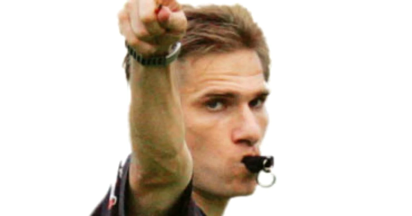 FOTBAL: UEFA experimentează sistemul cu şase arbitri în Europa League