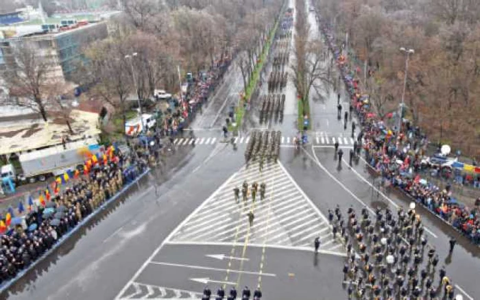 Parada militară din Capitală, doar cu diviziile terestre Foto: Marian Vilău