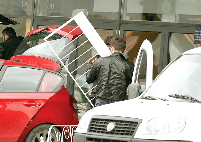 Solistul îşi foloseşte muşchii şi în viaţa de zi cu zi