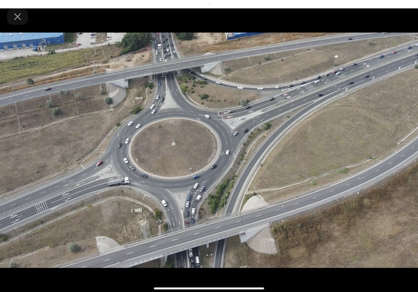 Important nod rutier neiluminat de două luni, devenit un real pericol pentru șoferi. „Chiar trebuie să moară cineva?”