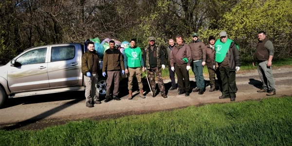 calarasi colectare deseuri din padure FOTO Romsilva