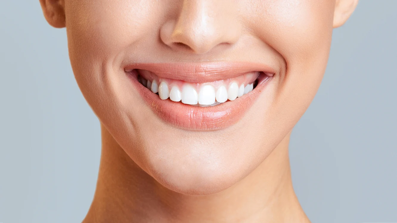 dinti albi_shutterstock 2483275985 jpg