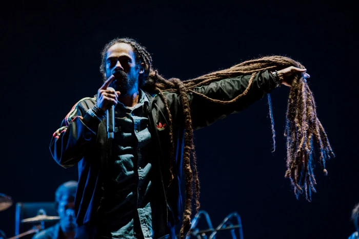 Damian Marley a cântat timp de o oră şi jumătate şi a fost ovaţionat la scenă deschisă de public. FOTO: Electric Castle