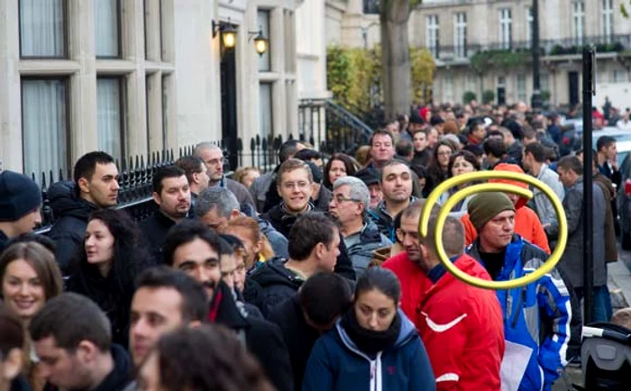 Costin, aflat la studii în Londra, este unul dintre miile de români care au stat ore întregi la coadă, ca să poată vota