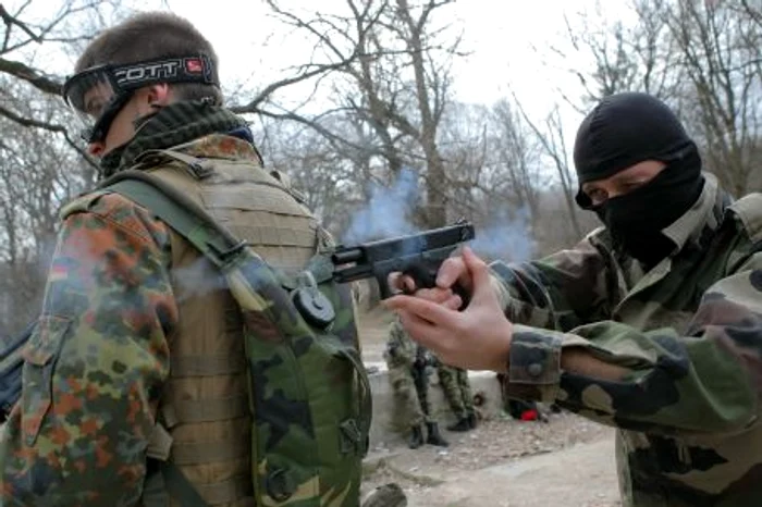 Imagini de la jocurile de paintball şi airsoft