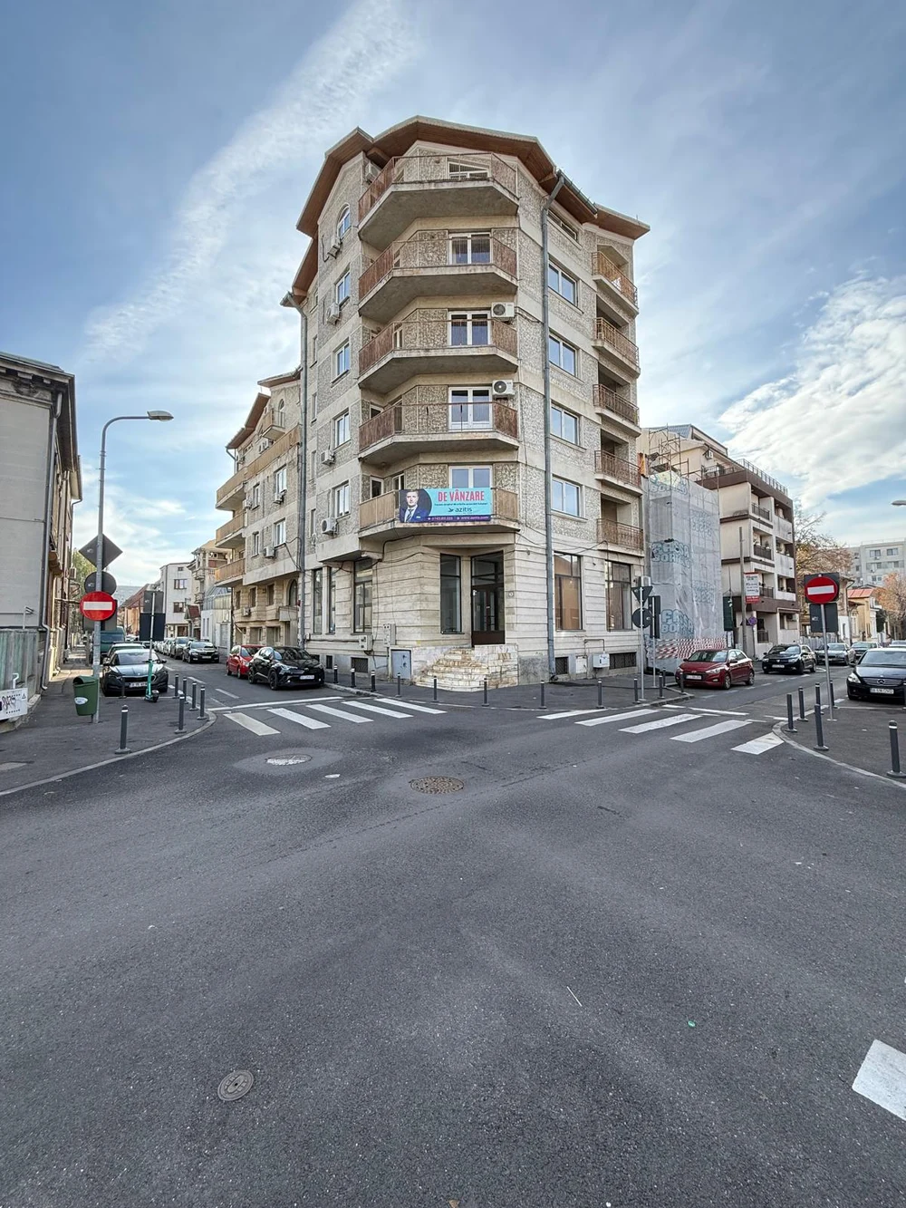 Trei imobile CEC Bank, puse la vânzare printr-o platformă specializată în active bancare