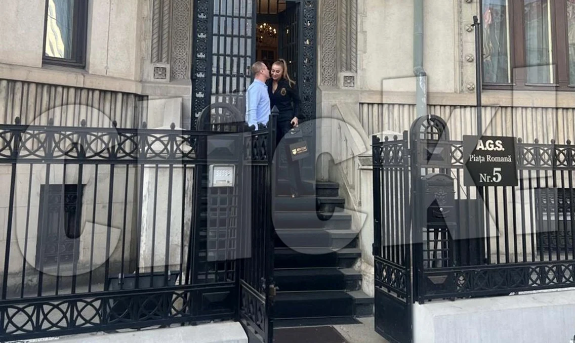 Anamaria Prodan, atingeri suspecte în plină stradă Sursa: Click! 