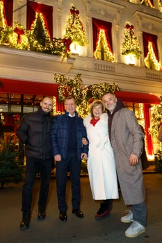 Atelierul lui Moș Crăciun, cunoscut și sub numele de „The Christmas House”, se află în București, pe strada Moșilor, nr. 34!