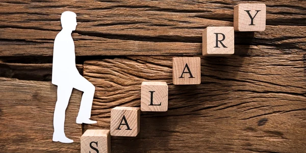 Salariu Foto shutterstock 686337022 jpg