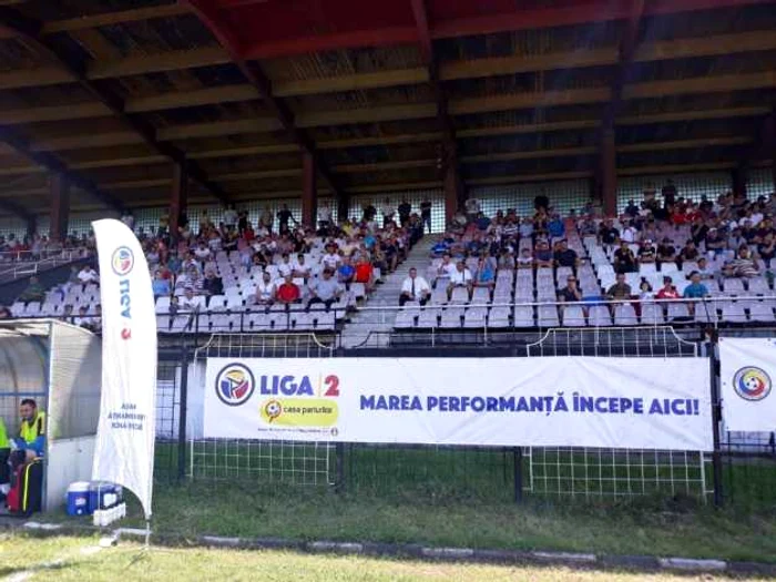 Petroşănenii adoptă încet încet noua echipă