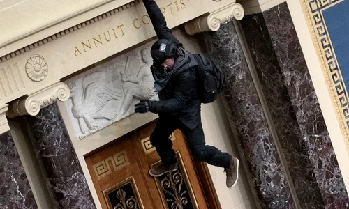 Susținătorii lui Trump, o gașcă de golani care au vandalizat clădirea Congresului, simbolul democrației nu numai în SUA, ci și în lume  jpeg
