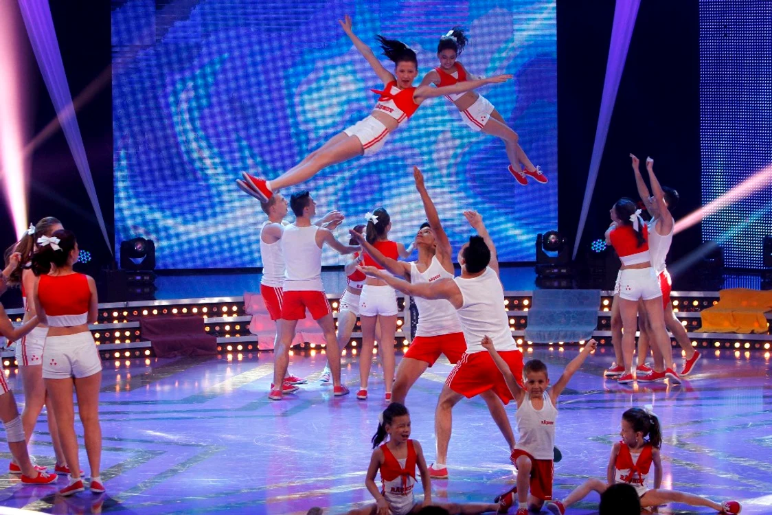
    România dansează  